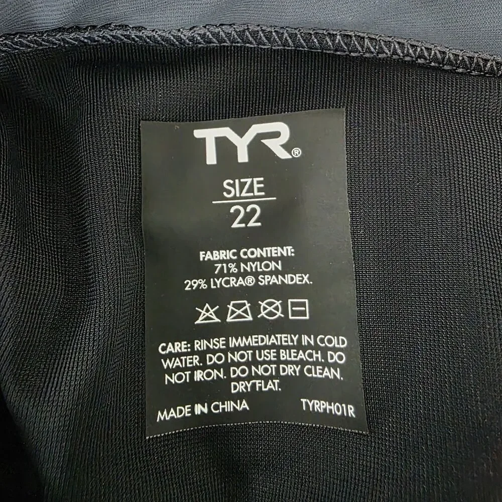 TYR Thresher Techsuit Size 22